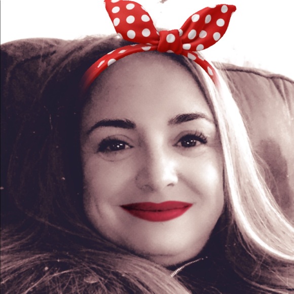 Meet your Posher, Eliane - Picture 1 of 1